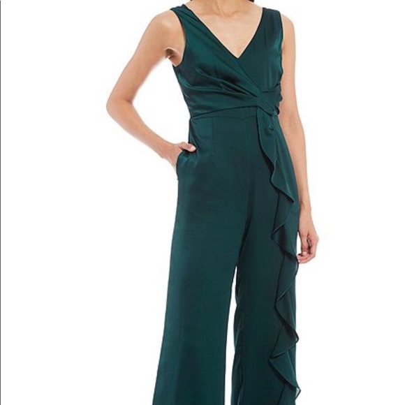 Perfect for Xmas! Green Kensie jumpsuit! - Picture 4 of 11